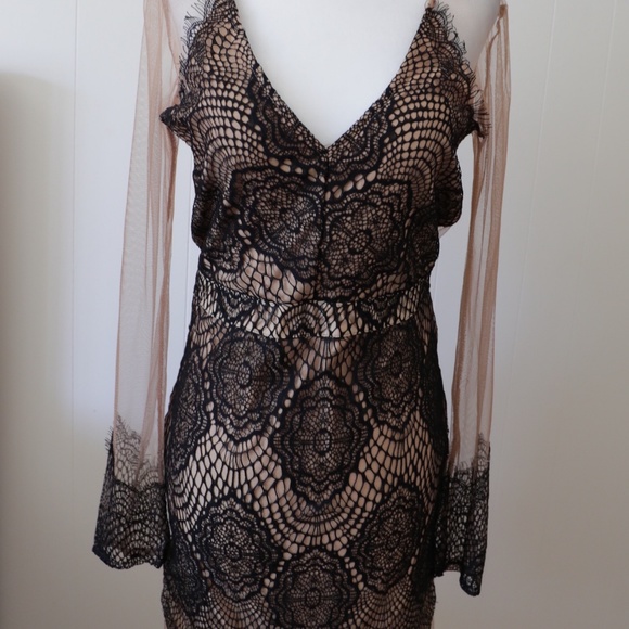 Stella Laguna Beach Lace Dress - Picture 2 of 5